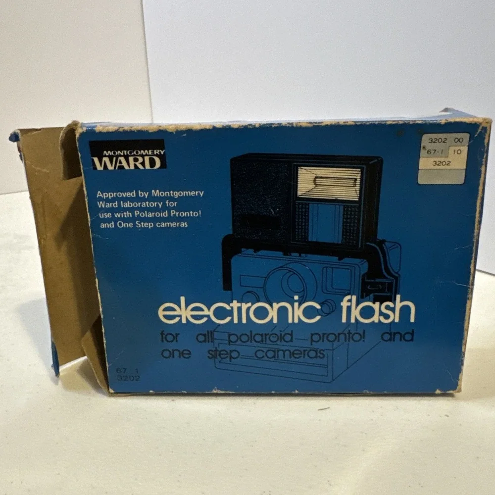 Vintage Montgomery Ward Polaroid One Step & Pronto! Mountable Camera Flash READ